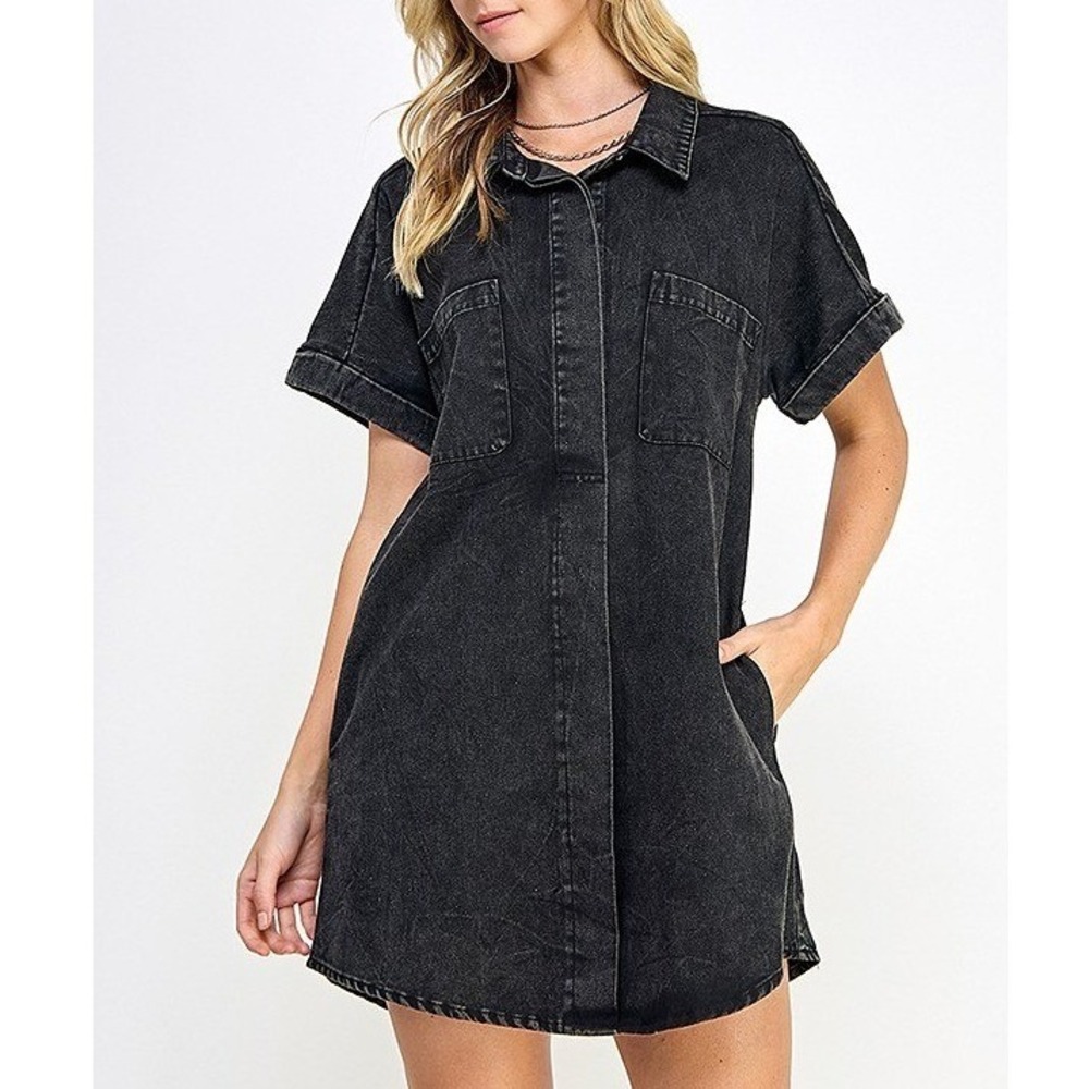 D188. Black Acid Wash Denim Pocket Dress